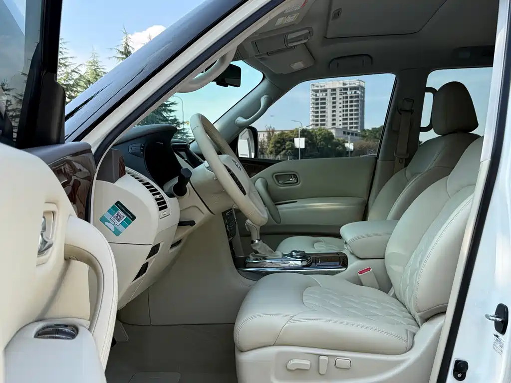 Nissan Patrol — миниатюра 6