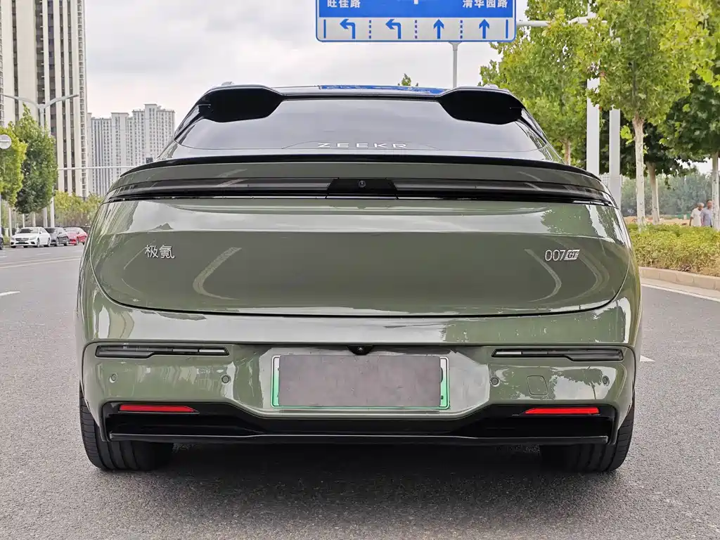 Zeekr 007GT — миниатюра 8