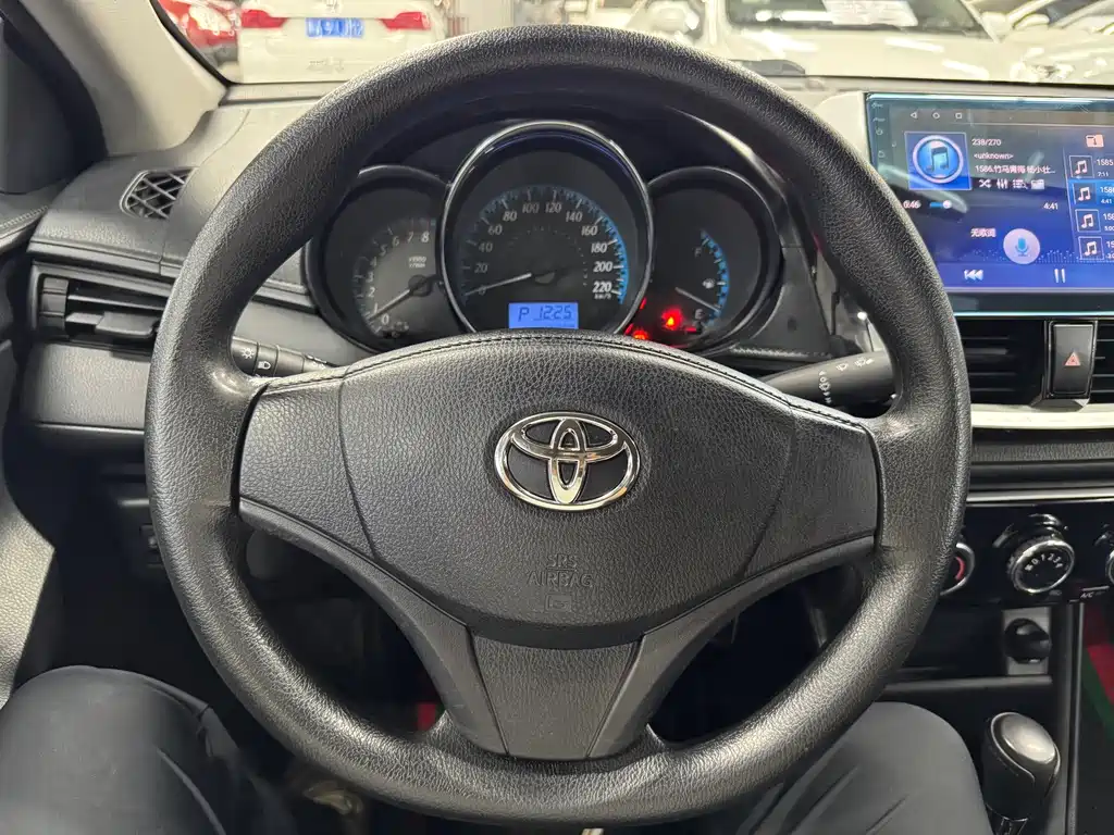 Toyota Yaris L — миниатюра 16
