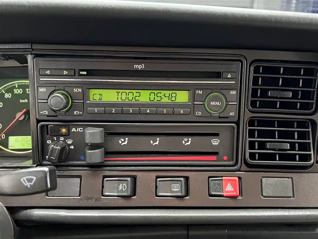 Volkswagen Santana Classic — миниатюра 7