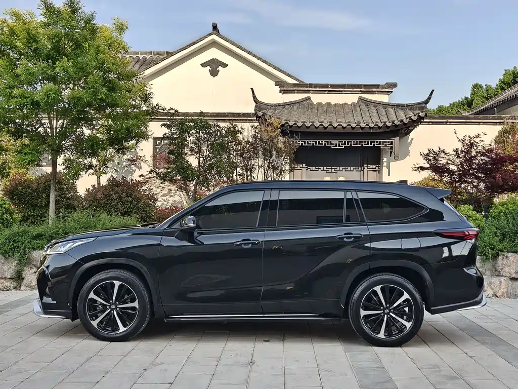 Toyota Crown Kluger 2022 2.0T