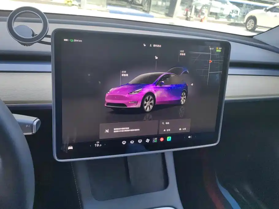 Tesla Model Y — миниатюра 13