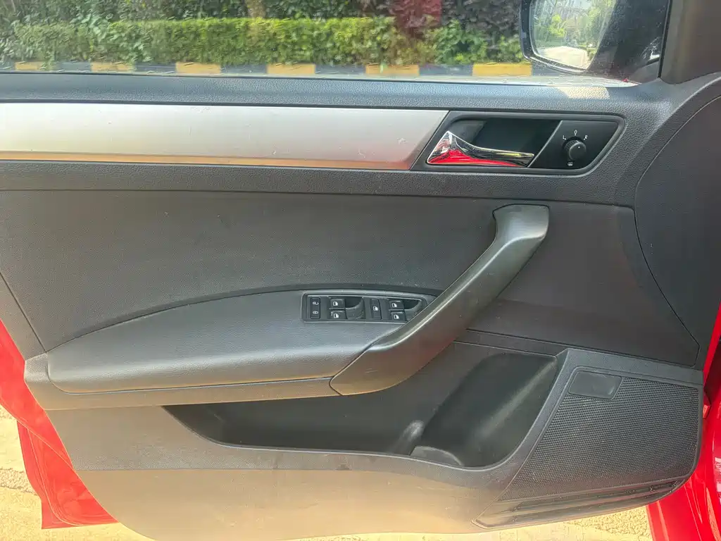 Skoda Rapid Spaceback — миниатюра 13