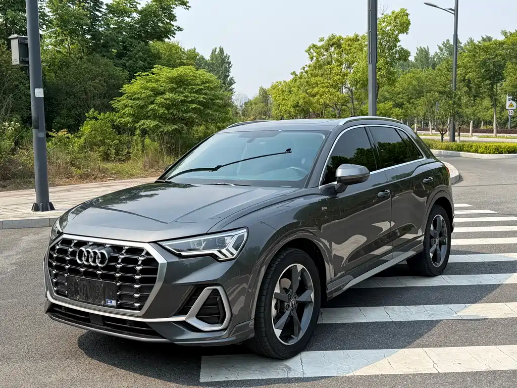 Купить Audi Q3