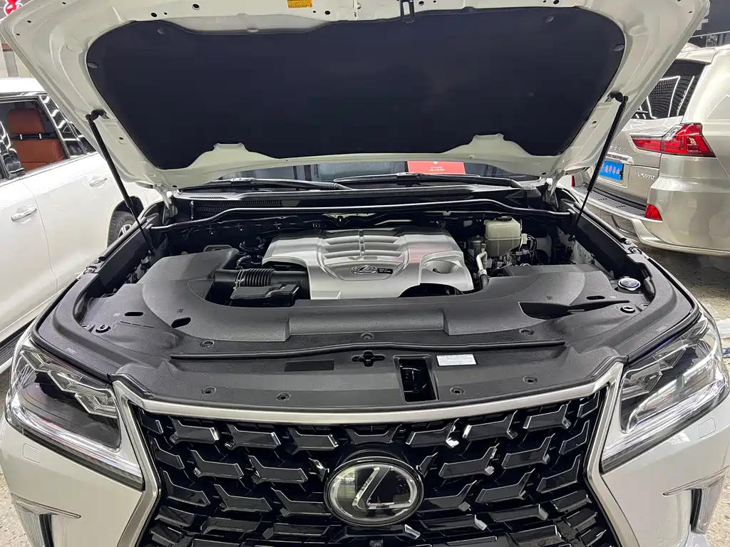 Lexus LX 2019 570