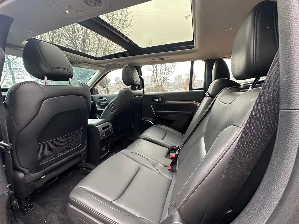 JEEP GRAND COMMANDER