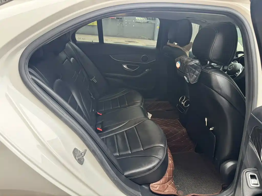 Mercedes-Benz C-Class — миниатюра 16