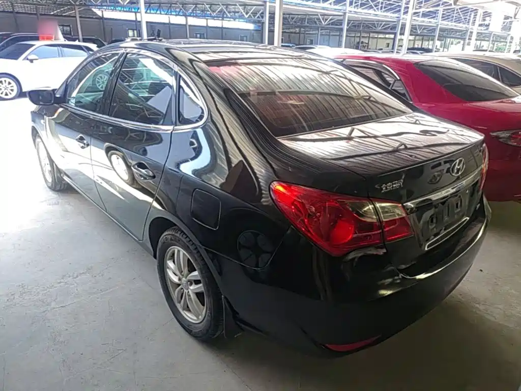Hyundai Elantra — миниатюра 5