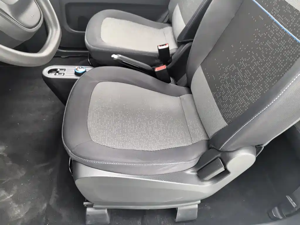 Wuling MINIEV — миниатюра 20