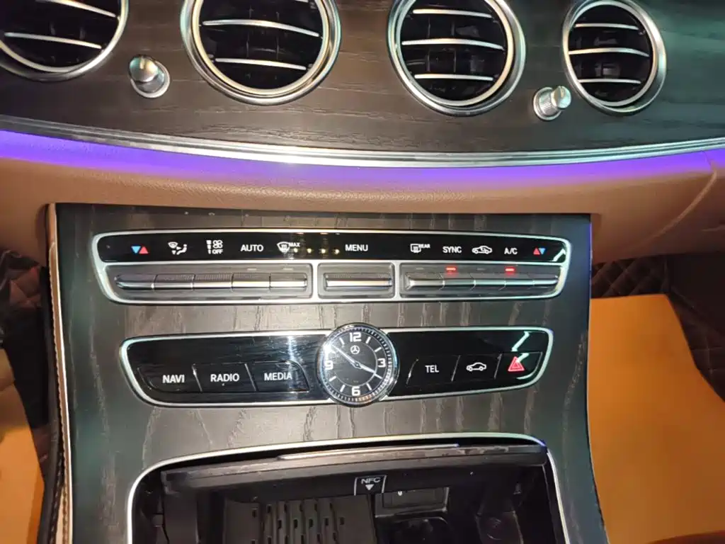 Mercedes-Benz E-Class — миниатюра 13