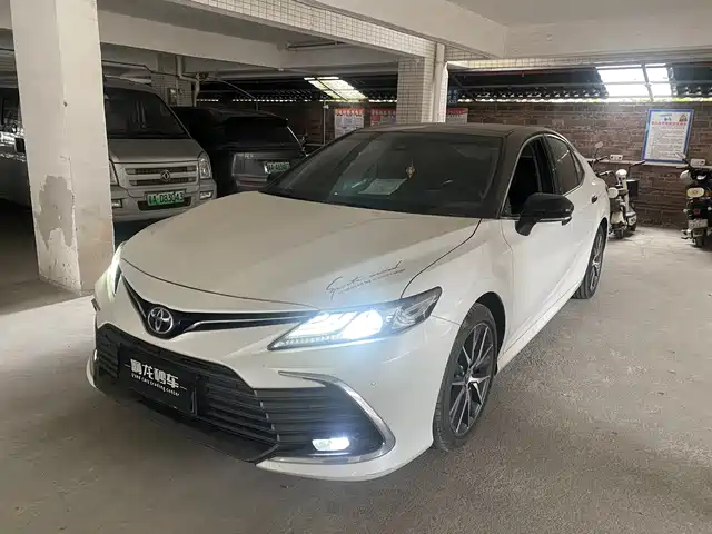TOYOTA CAMRY