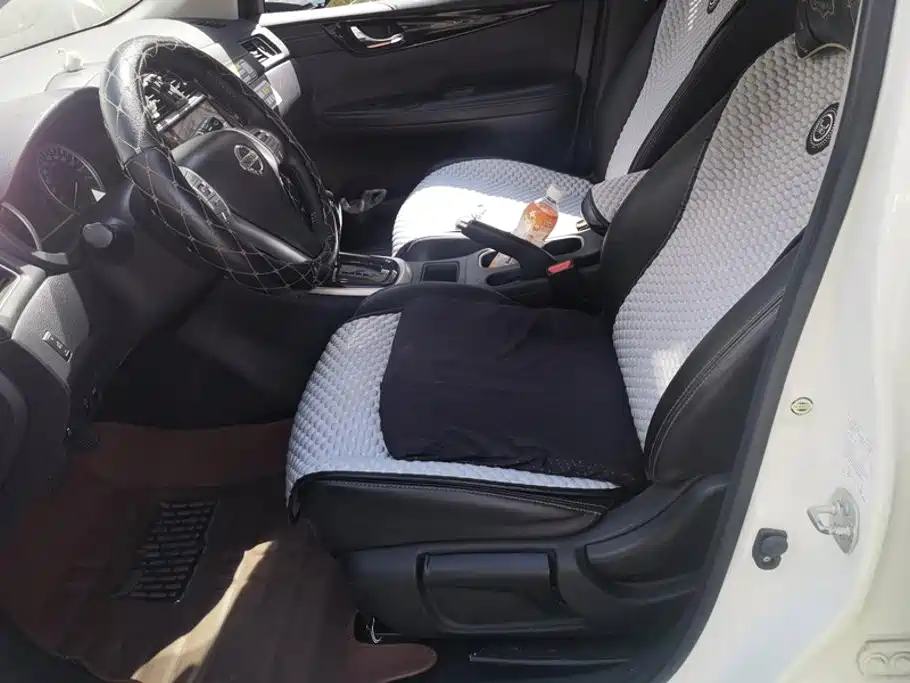 Nissan Tiida — миниатюра 9