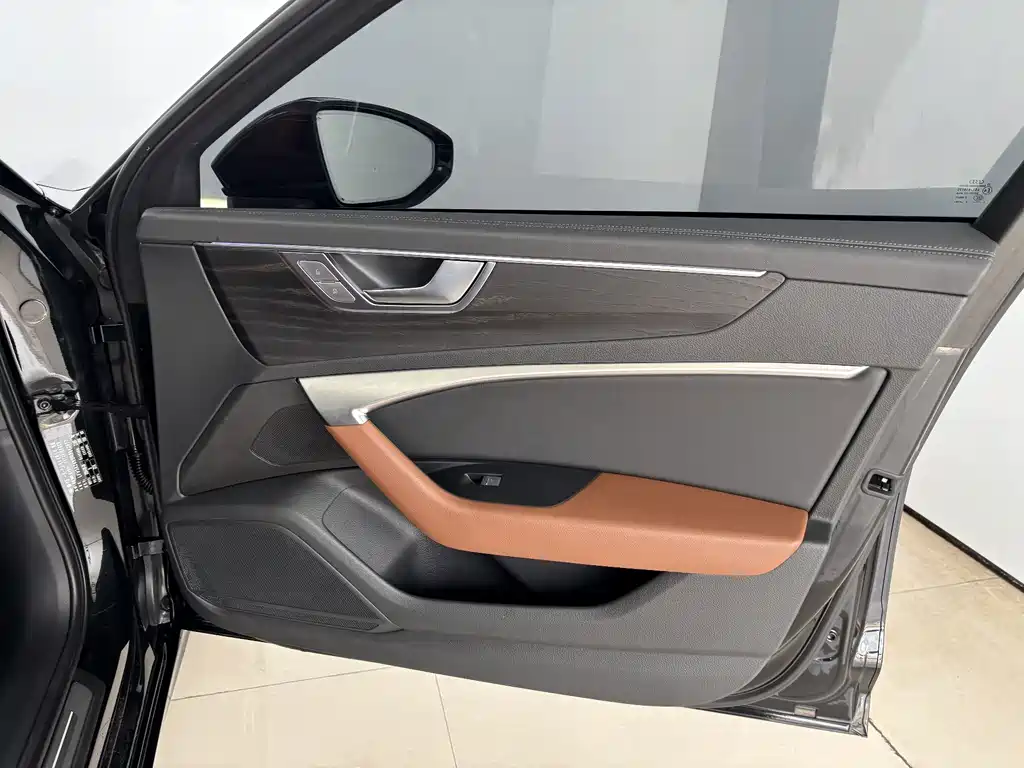 Audi A6L — миниатюра 24