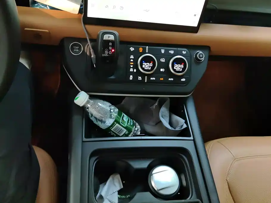 Land Rover Defender — миниатюра 16