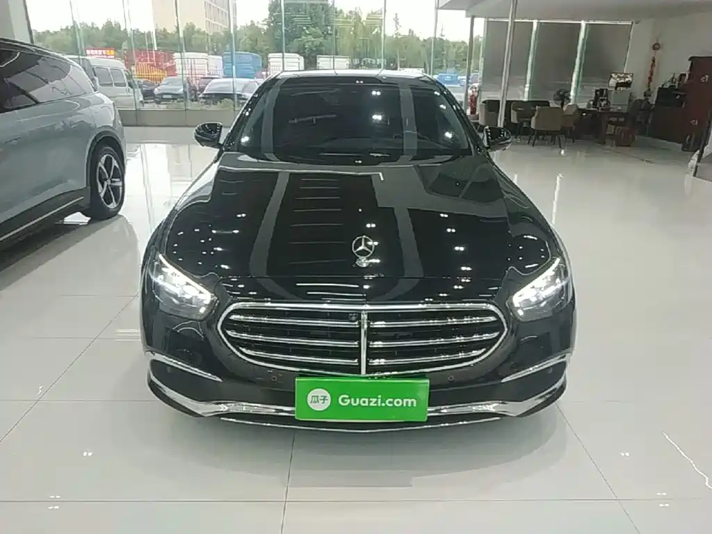 Mercedes-Benz E-Class — миниатюра 3