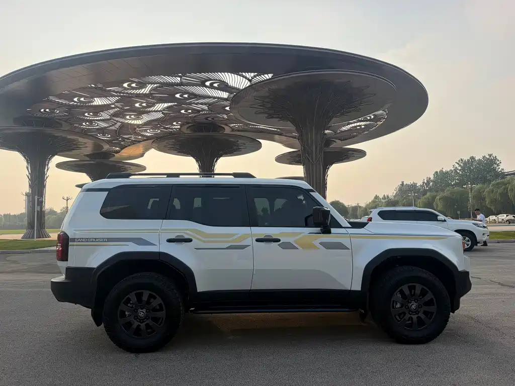 Toyota Prado — миниатюра 4