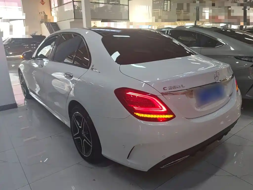 Mercedes-Benz C-Class — миниатюра 5