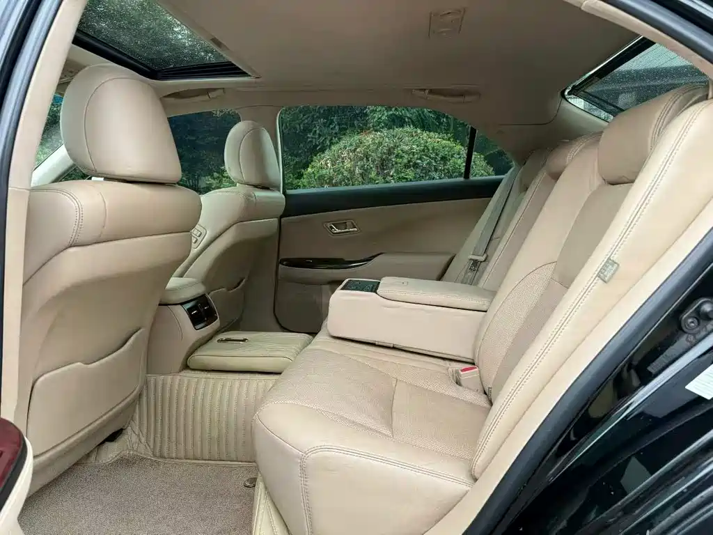 Toyota Crown 2011 2.5L Royal