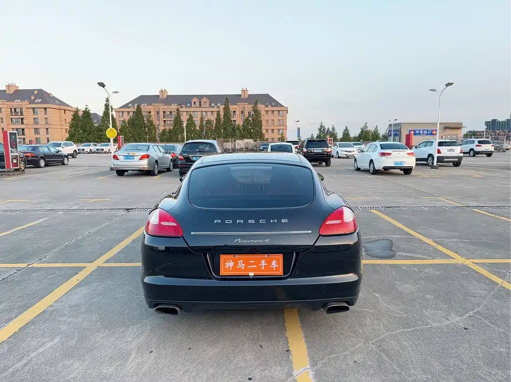 Porsche Panamera 2010 Panamera 4 3.6L