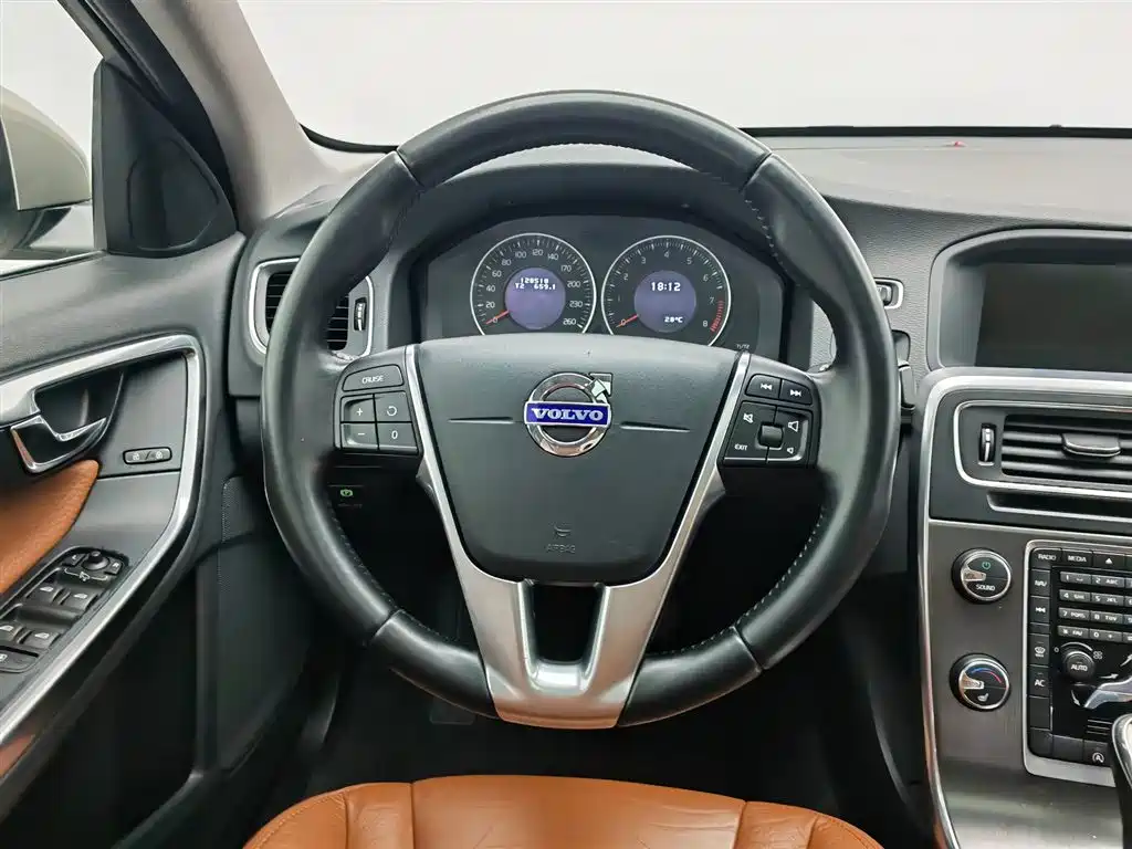 Volvo S60 (Import) — миниатюра 11