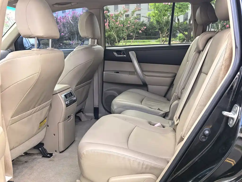 Toyota Highlander — миниатюра 5