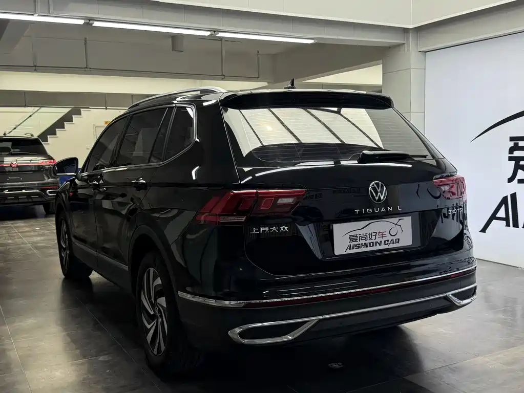 Volkswagen Tiguan L L 2022 330TSI AT Smart