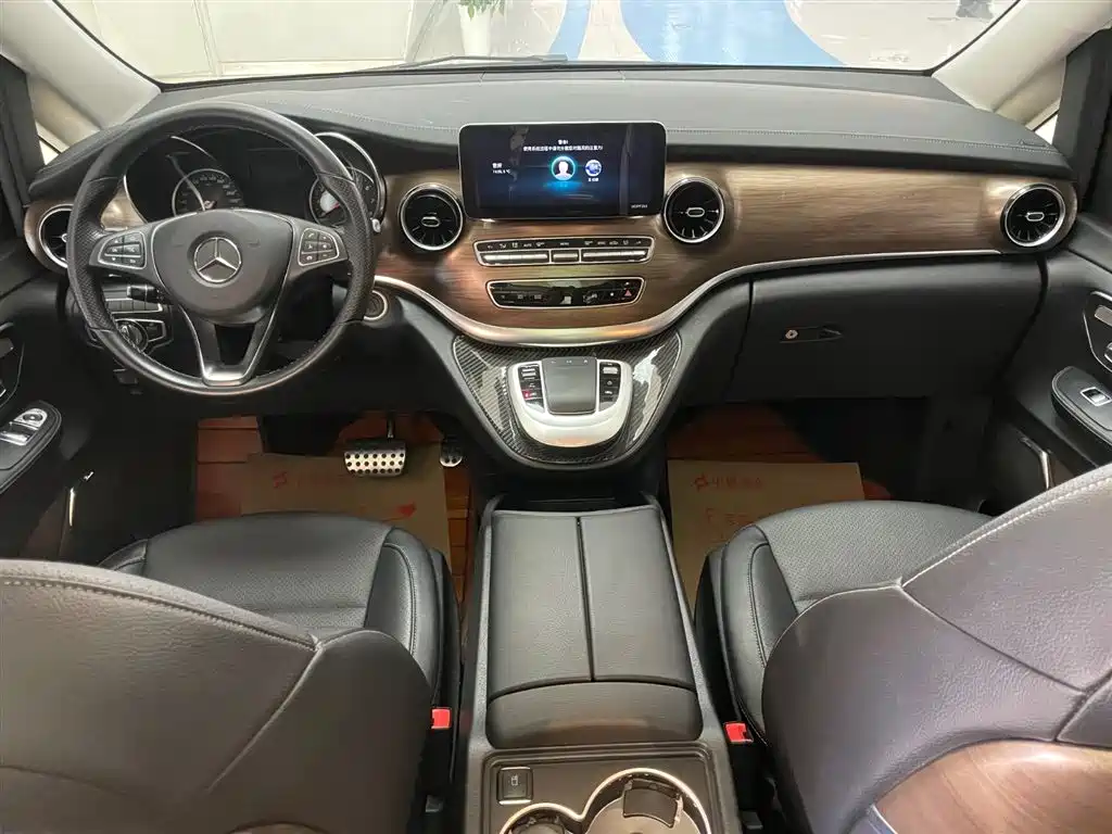 MERCEDES-BENZ V CLASS