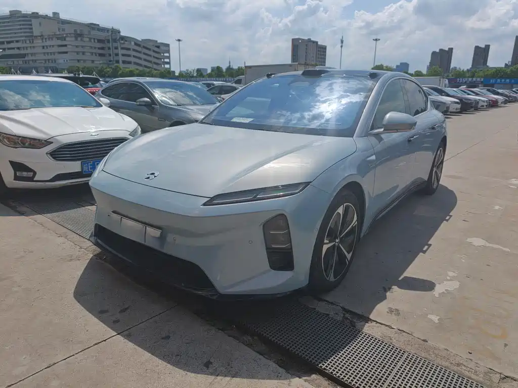 NIO ET5