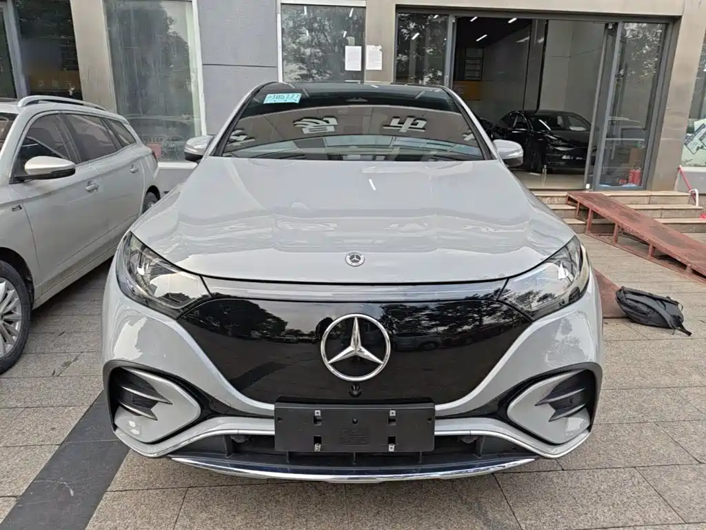 Mercedes-Benz EQE SUV — миниатюра 3