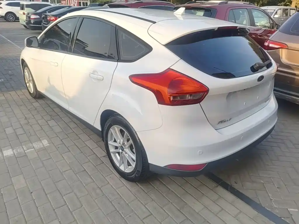 Ford Focus — миниатюра 5