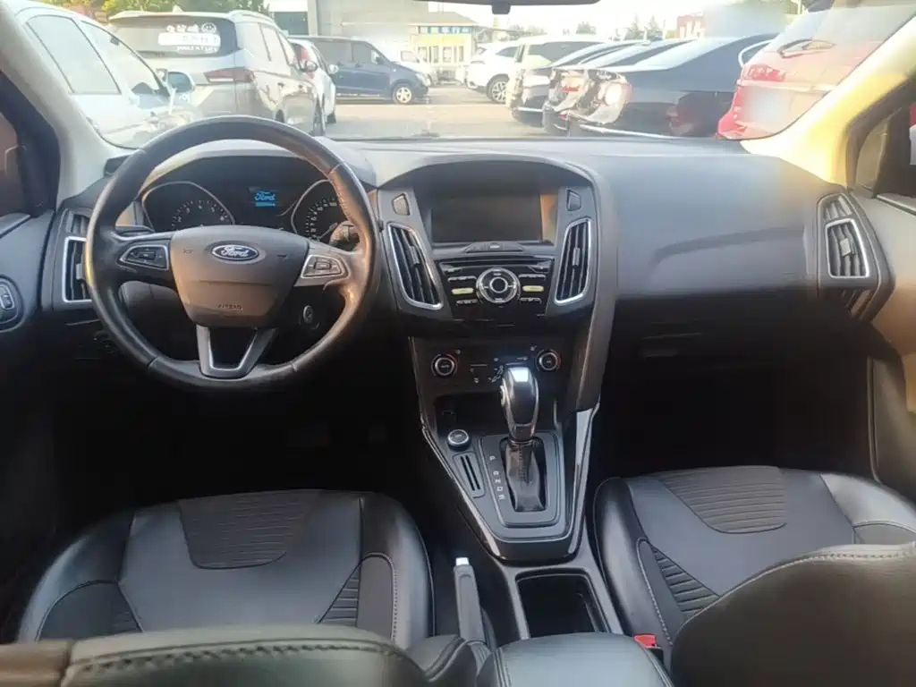 Ford Focus — миниатюра 10