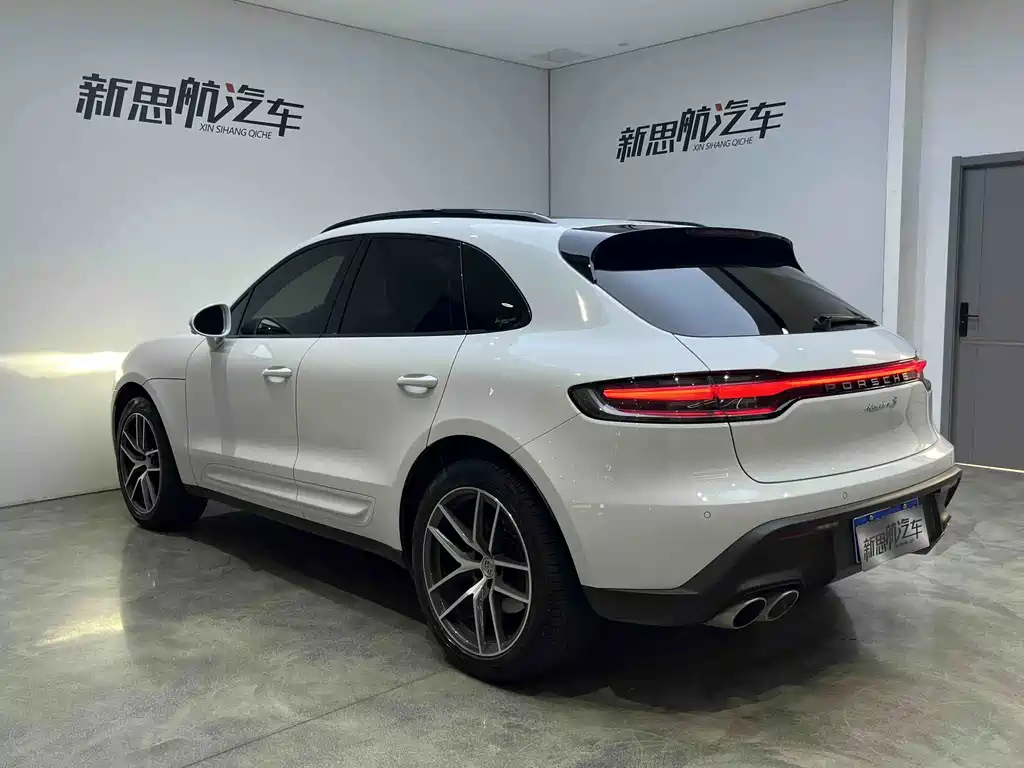 Porsche Macan — миниатюра 7