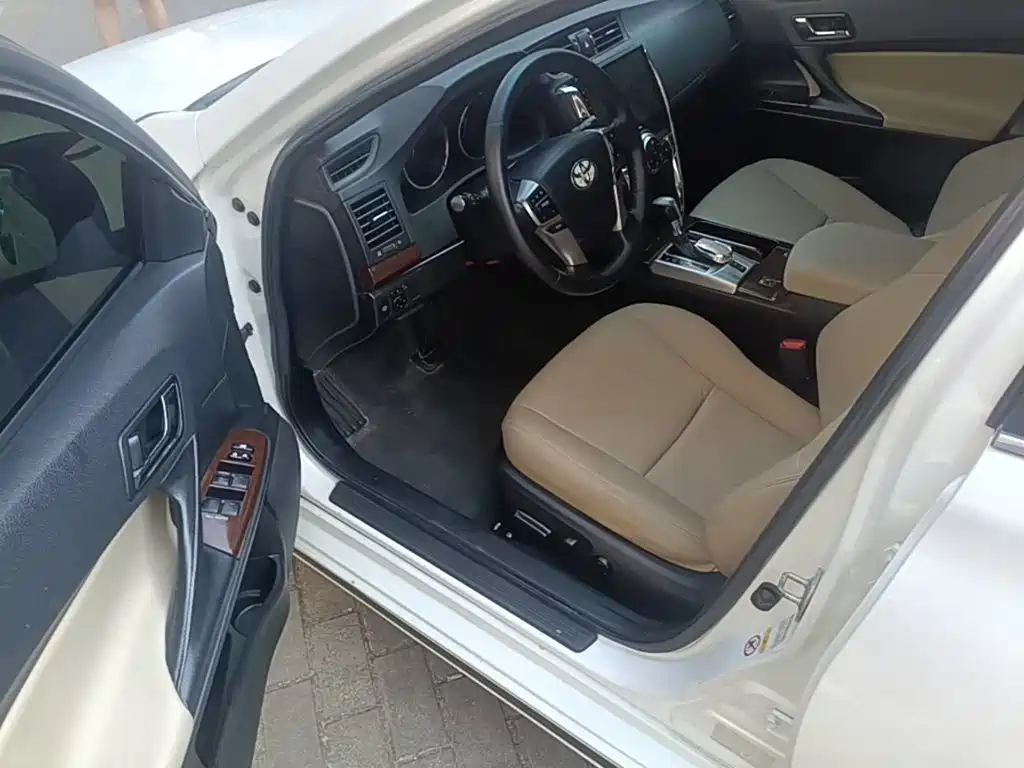Toyota Reiz — миниатюра 16