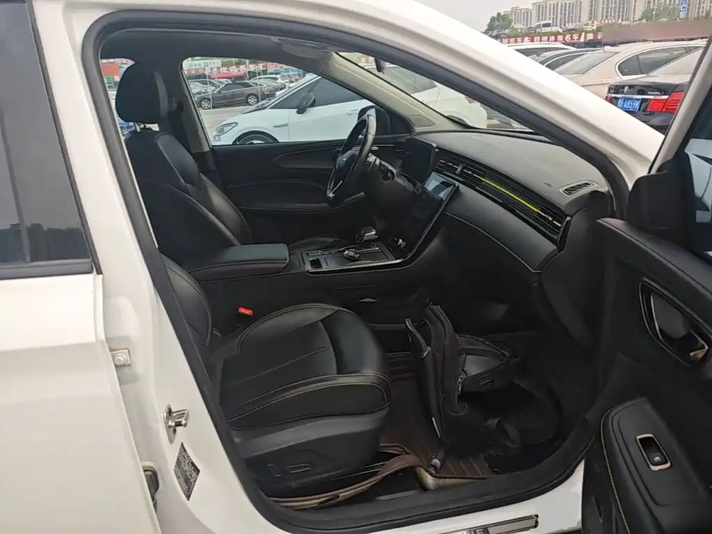 Roewe RX5 New Energy — миниатюра 25