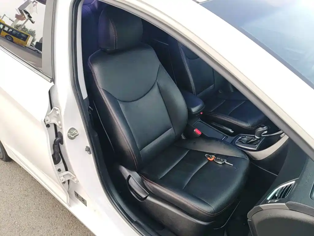 Hyundai Elantra Langdong — миниатюра 25