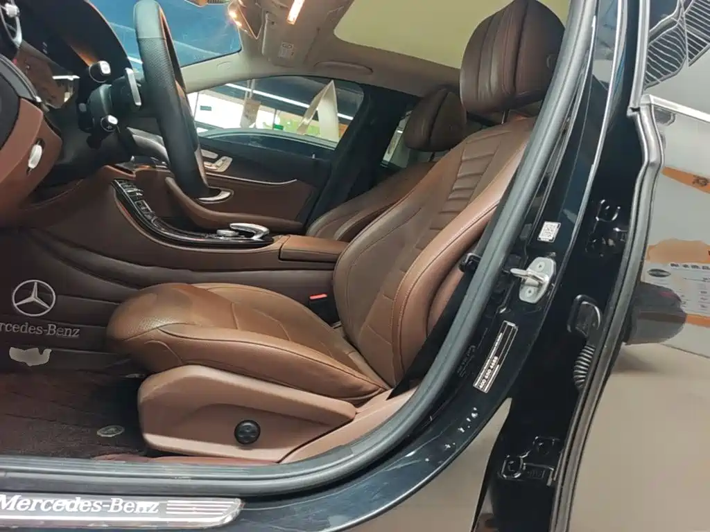 Mercedes-Benz E-Class — миниатюра 15