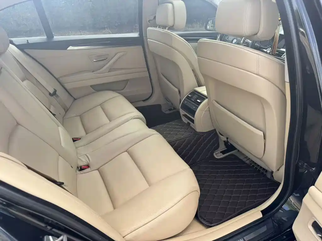 BMW 5 Series — миниатюра 12
