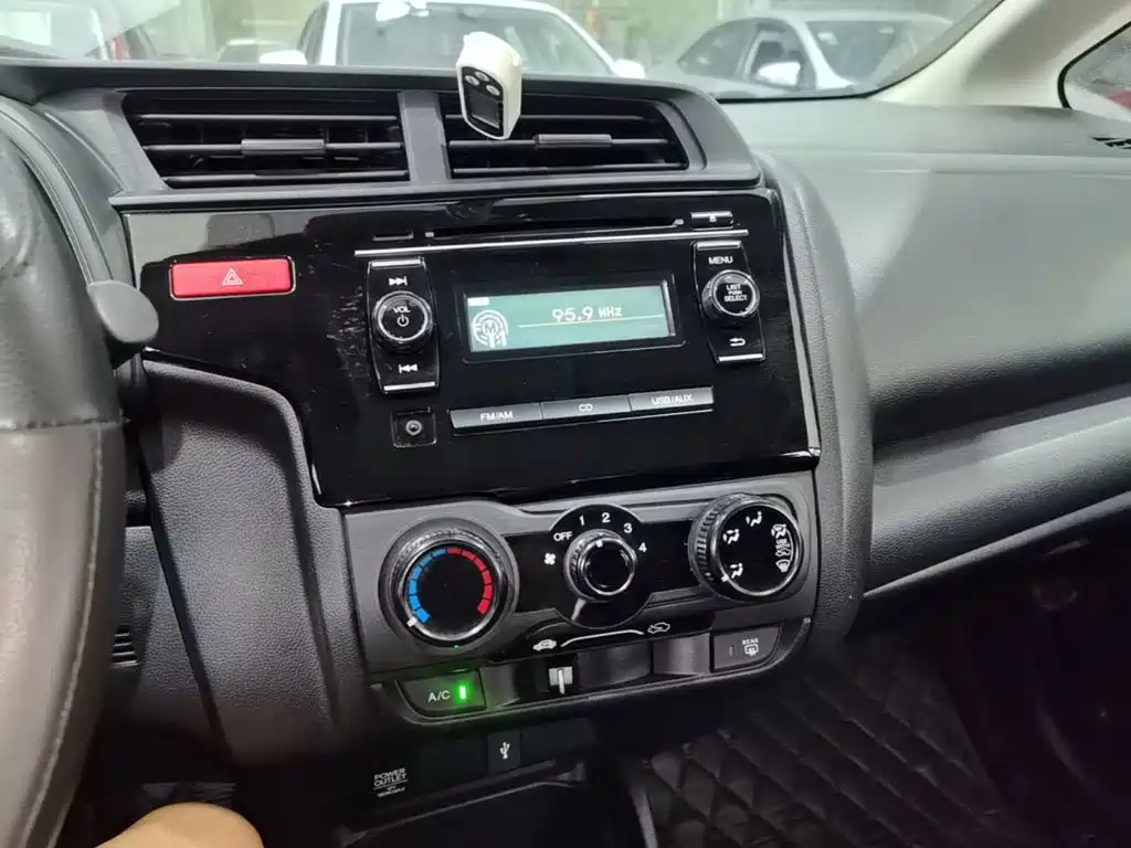 Honda Fit — миниатюра 13
