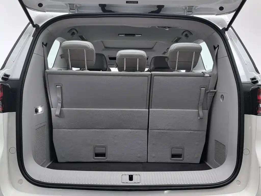 Roewe iMAX8 New Energy — миниатюра 16