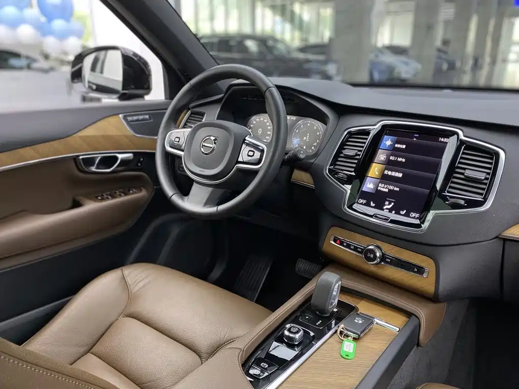 Volvo XC90 — миниатюра 20