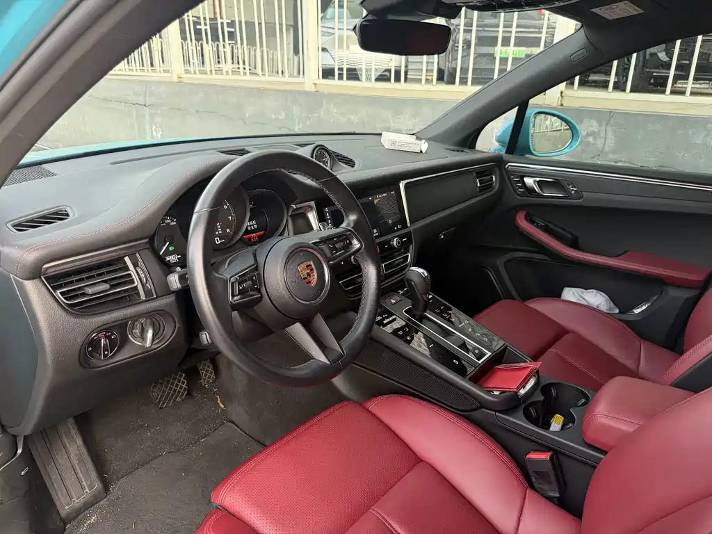 Porsche Macan — миниатюра 13