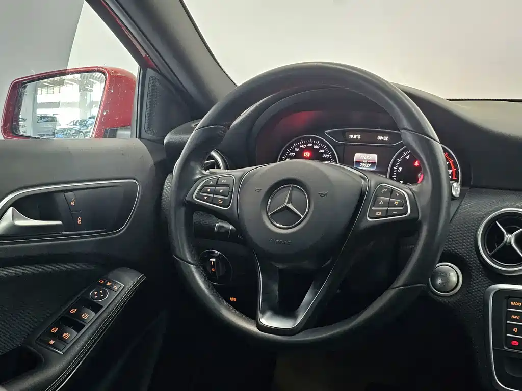 Mercedes-Benz A-Class (Import) — миниатюра 5