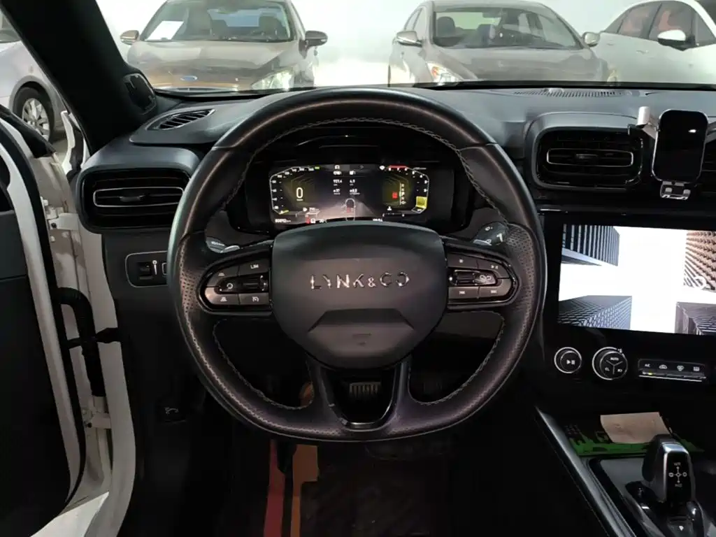 Lynk & Co 03 — миниатюра 11