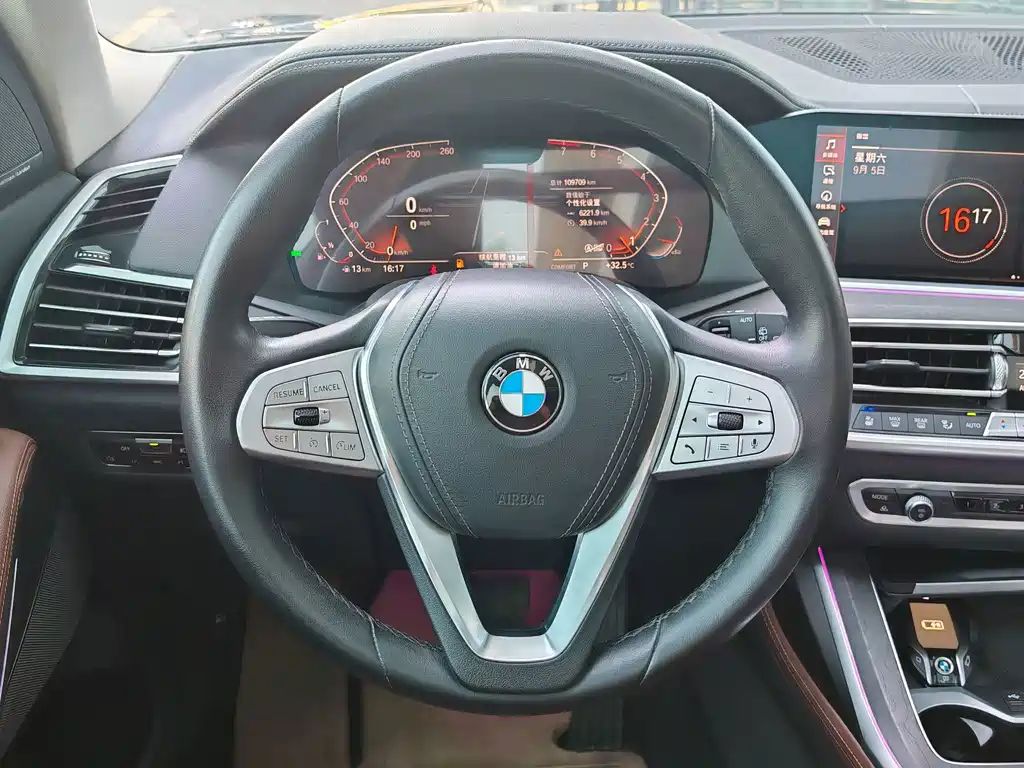 BMW X7 — миниатюра 26
