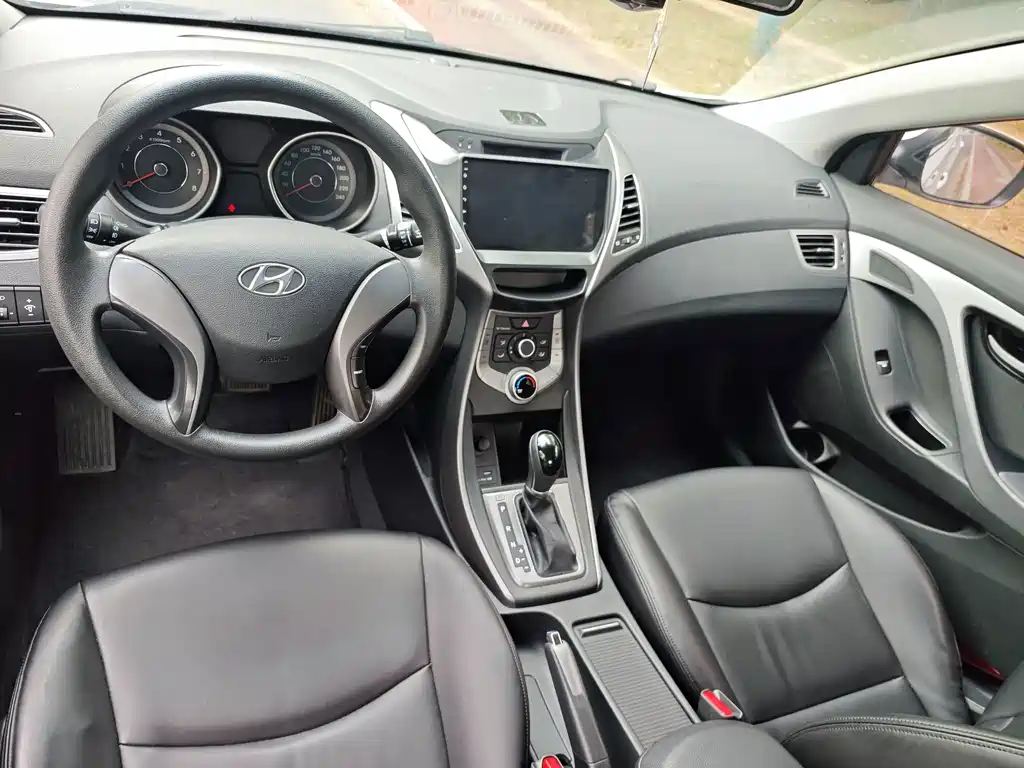 Hyundai Elantra Langdong — миниатюра 6