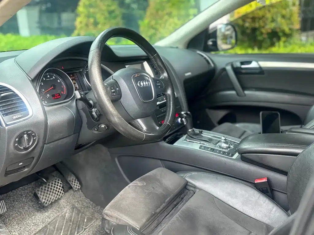 Audi Q7 — миниатюра 14