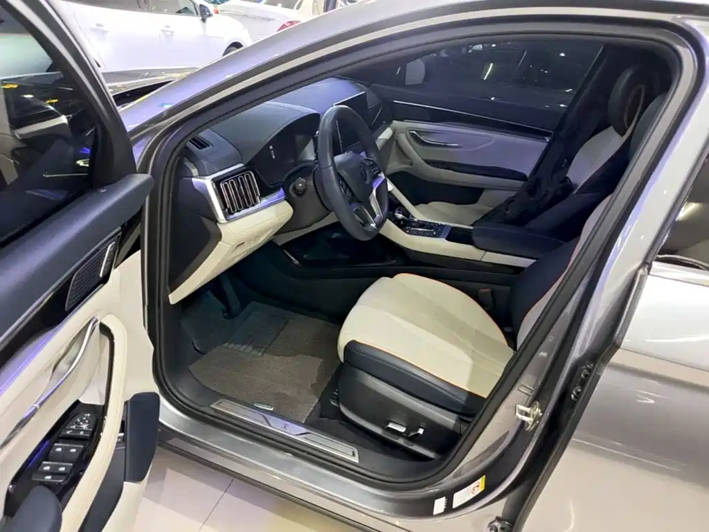 BYD PLUS New Energy — миниатюра 16