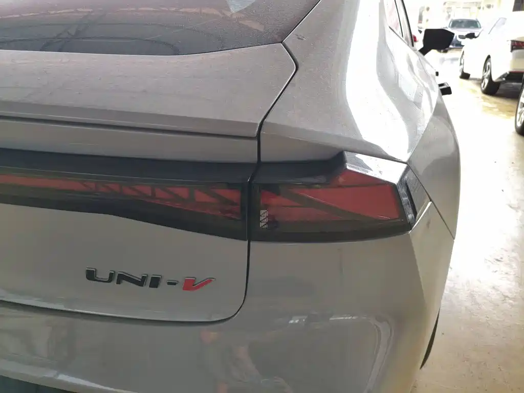 Changan UNI-V — миниатюра 8