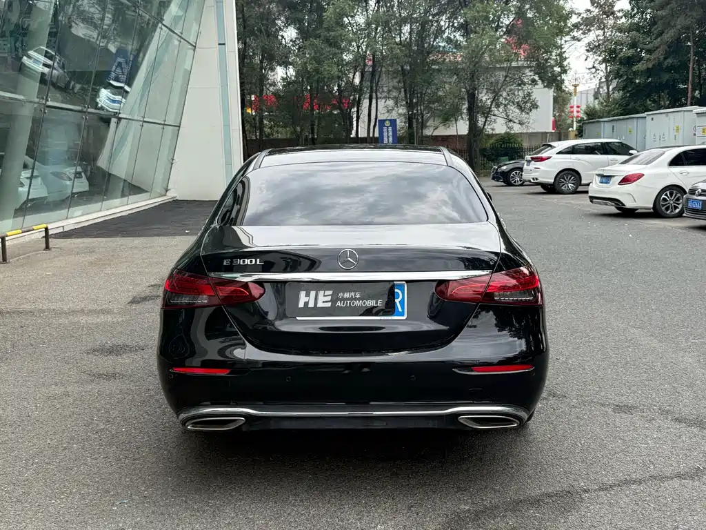 Mercedes-Benz E-Class — миниатюра 5
