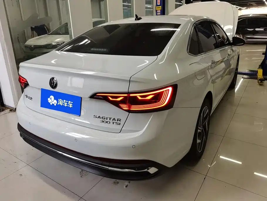 Volkswagen Sagitar — миниатюра 3